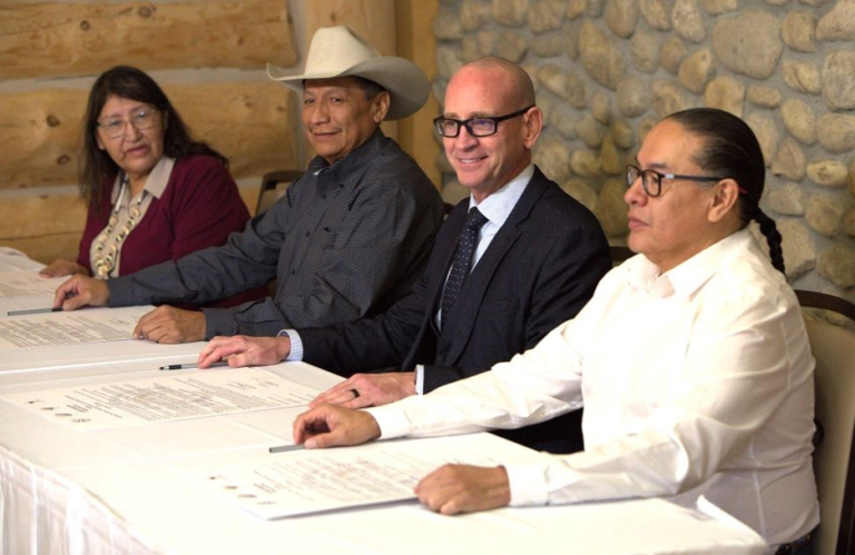Signing of Friendship Agreement